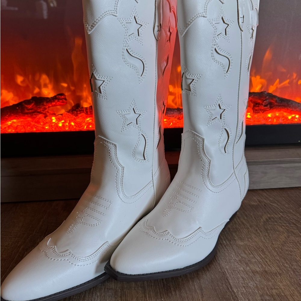 White Western-Style Women's Boots